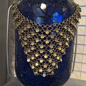 Women’s gold tone large mesh necklace adjustable…new